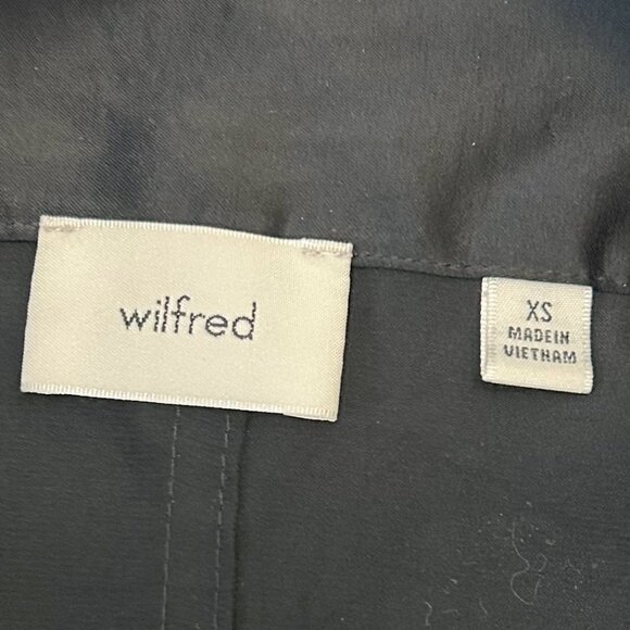 ARITZIA Wilfred Satin button up shirt top XS - Picture 5 of 11